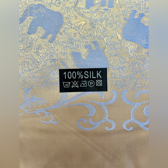 100% Silk Scarf with Elephants in Yellow gold and Pale Purple, NEW - Picture 6 of 6